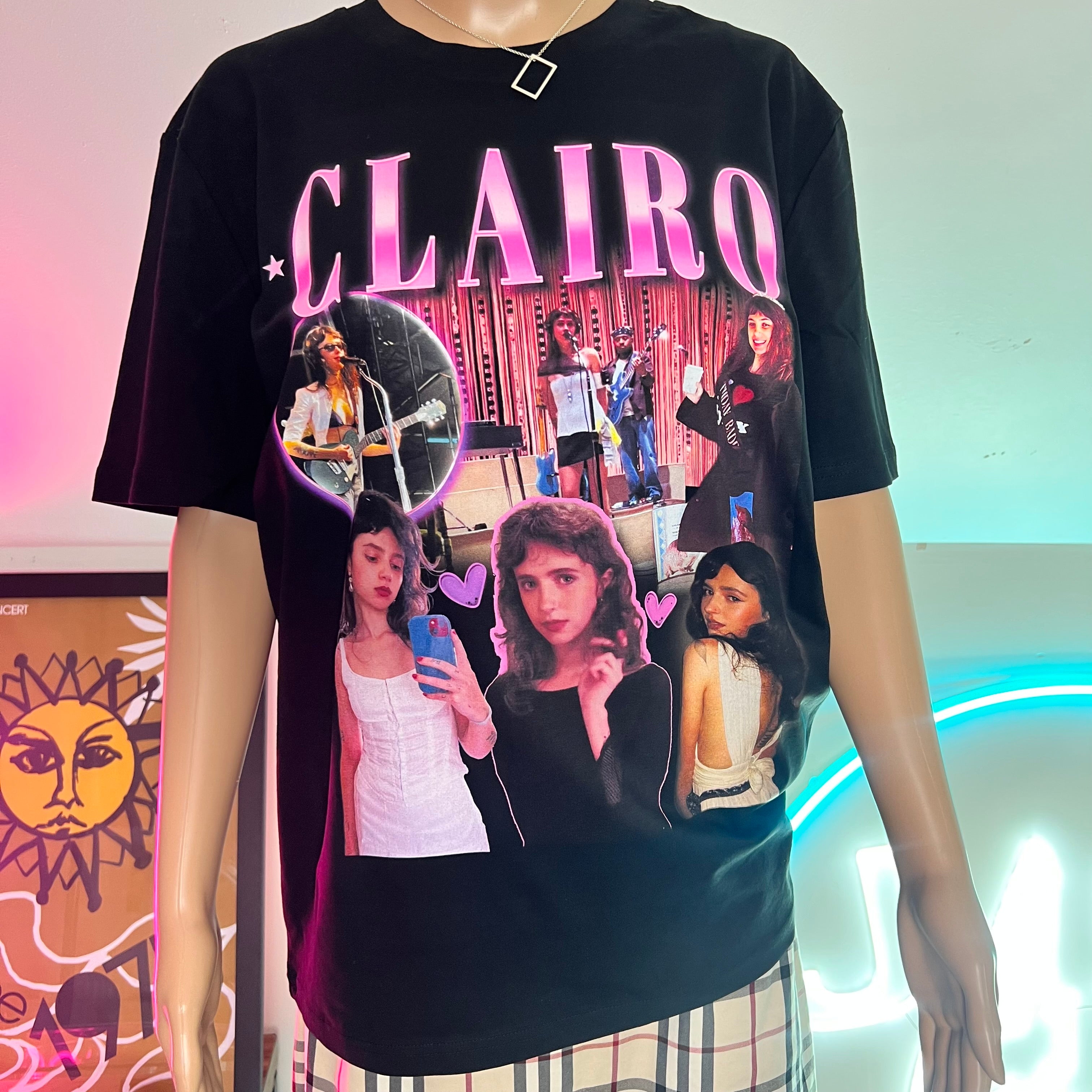 Coachella ファッション Clairo Tシャツ