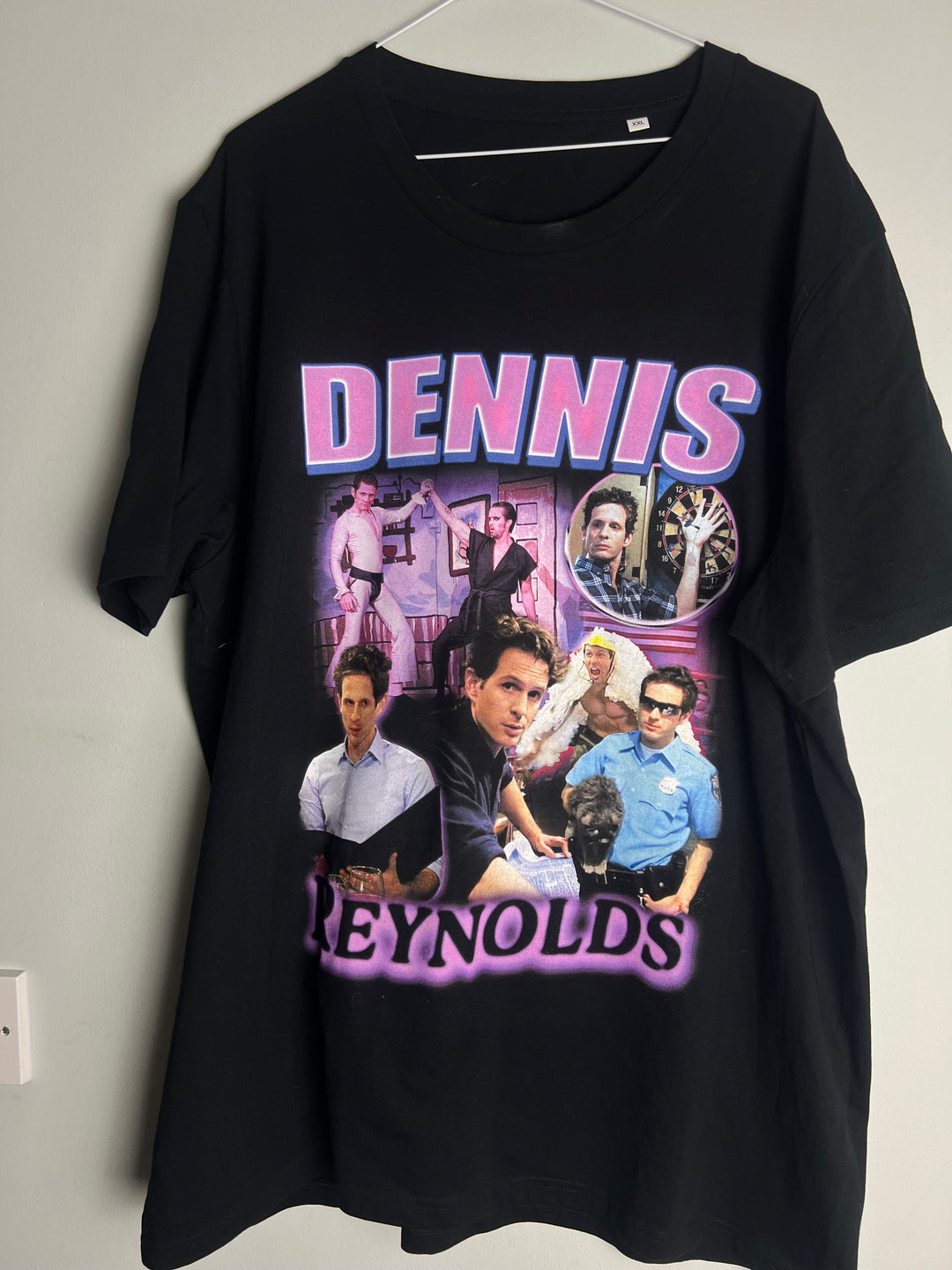 Dennis Reynolds tee XXL (seconds)
