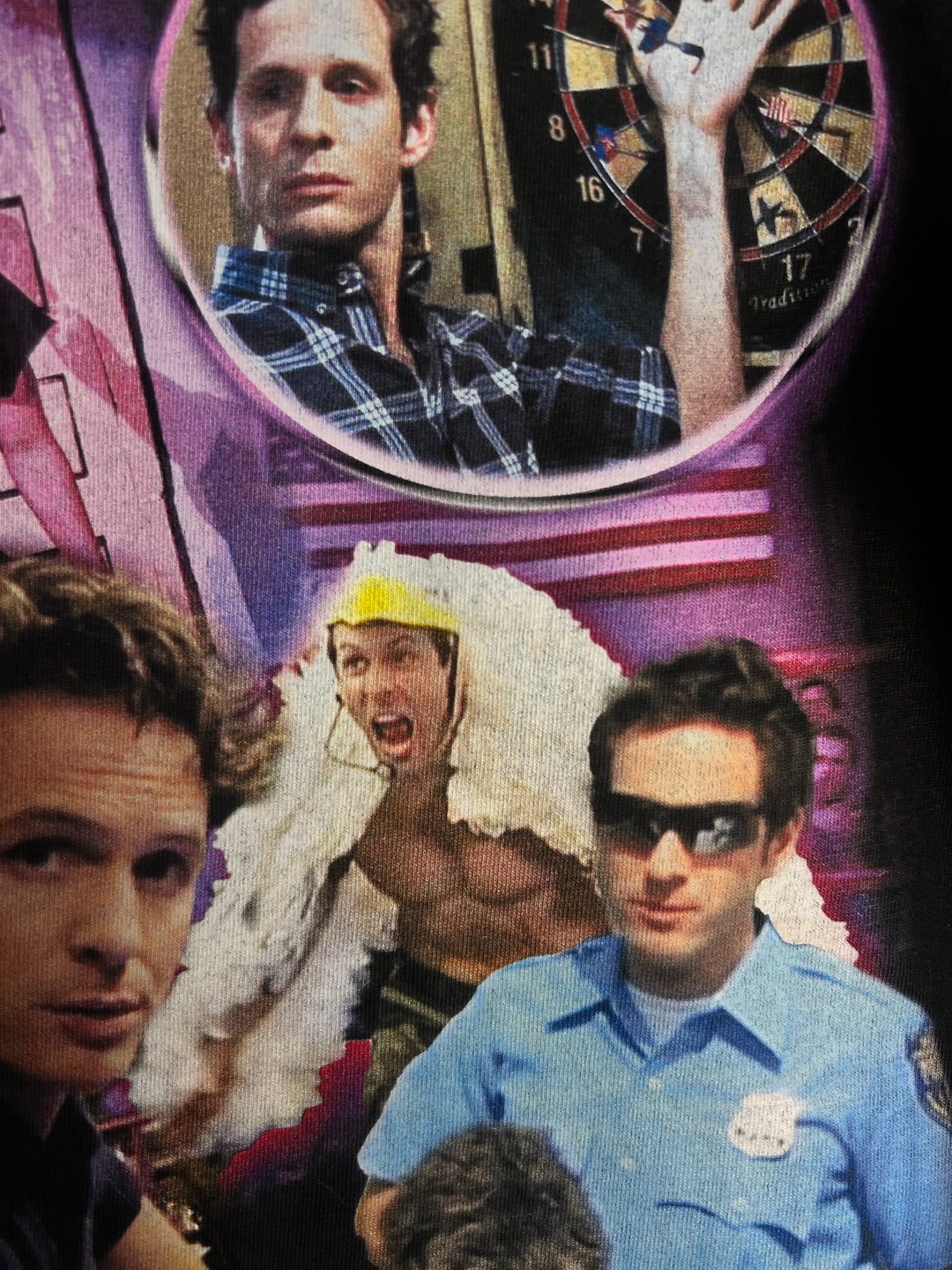 Dennis Reynolds tee XXL (seconds)