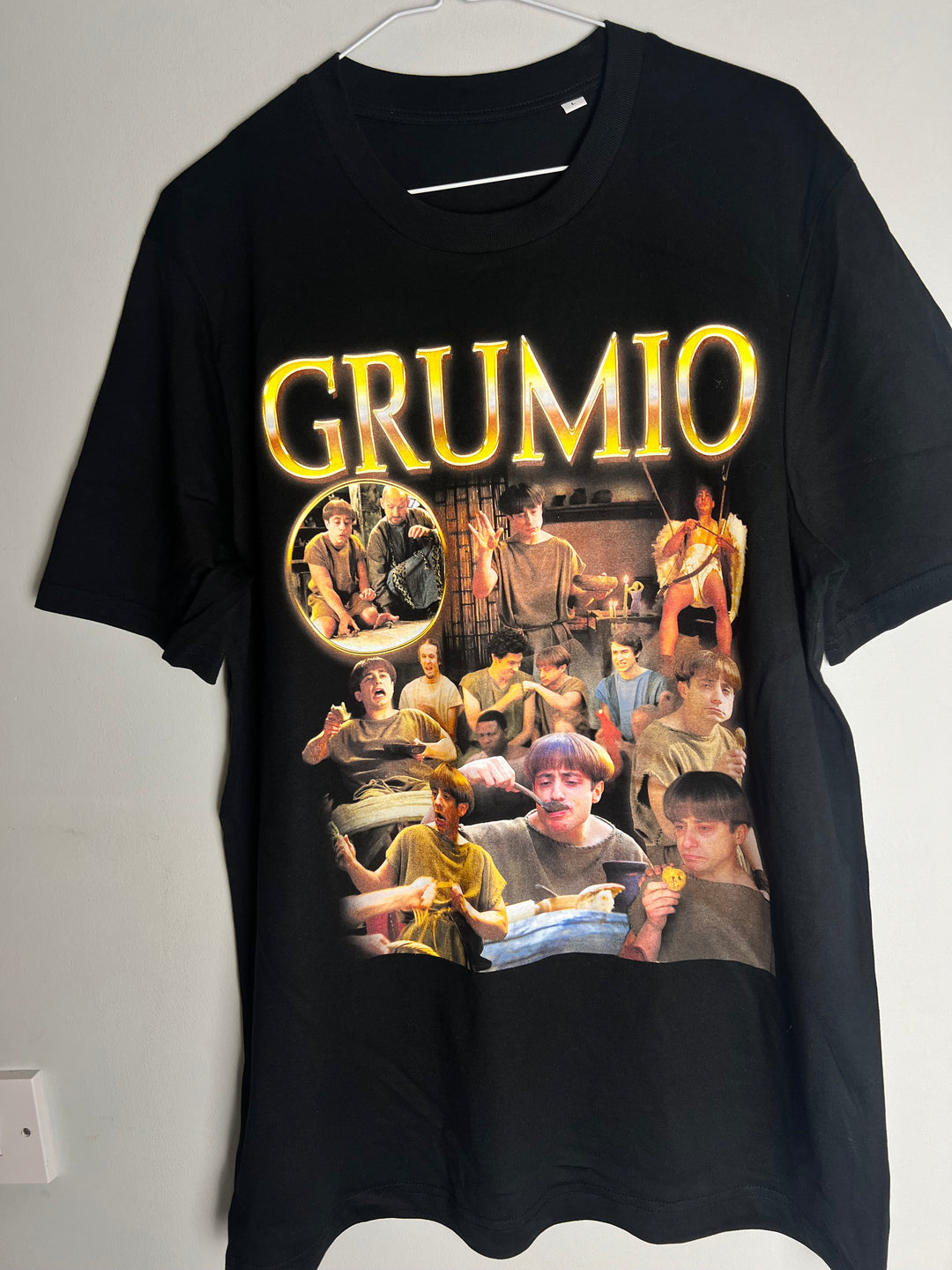 Grumio tee large (discounted 2nd)
