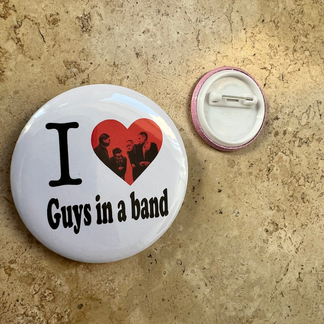 I love guys in a band (1975) button pin badge