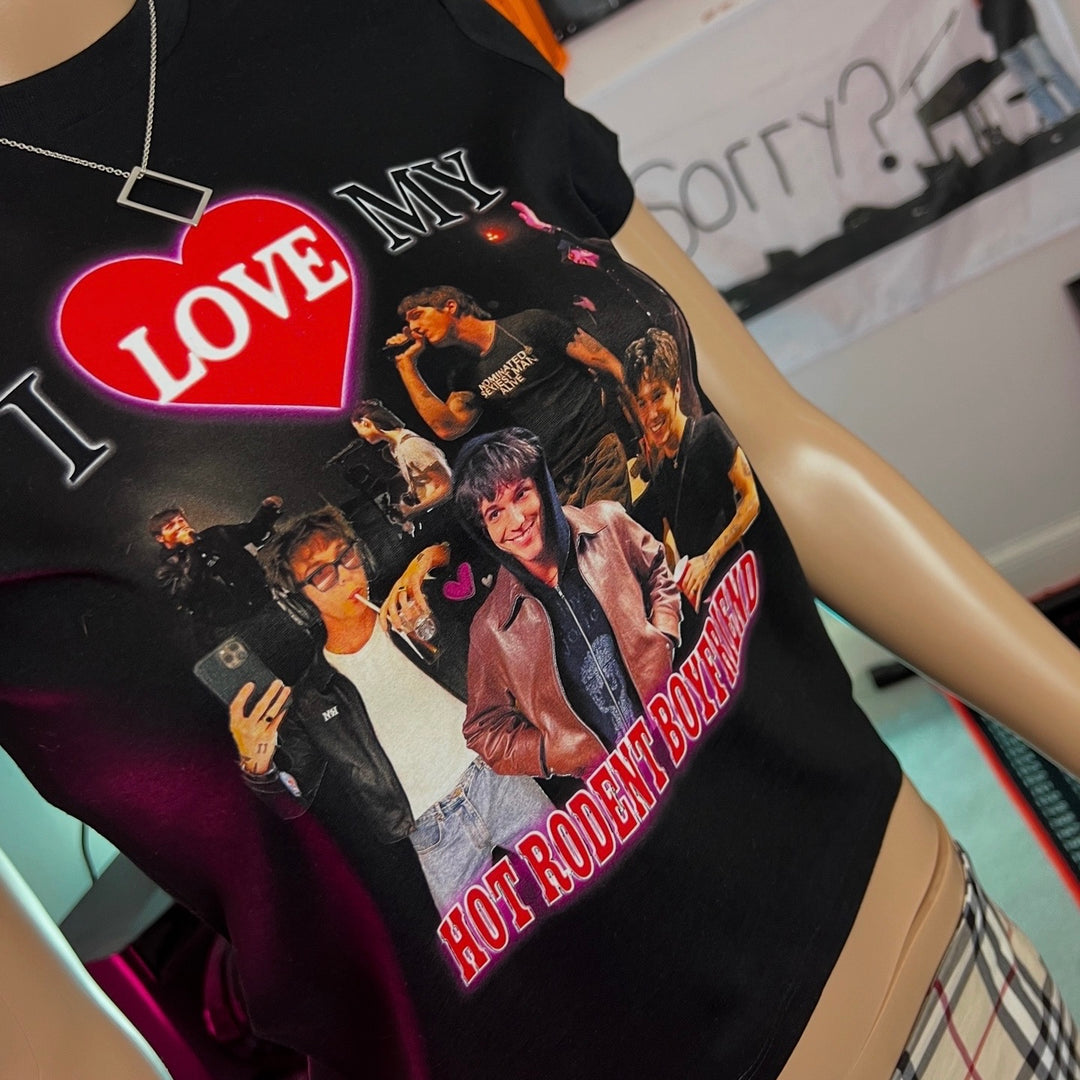I love my hot rodent boyfriend (Role model version ) T-shirt